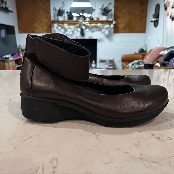 Dansko Lulu Dark Brown Leather Mary Janes Ankle Strap Wedges Size - Picture 6 of 16